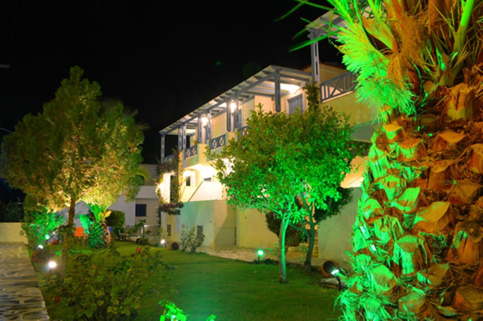 Maistrali Studios Batsíon Exterior foto